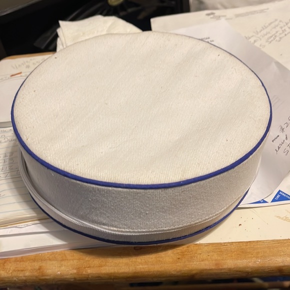 COPY - CLOTH STORAGE BOX ZIPPER CLOSING ROUND SHAPE WHITE WITH DARK BLUE PIPING - Picture 2 of 5